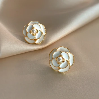 פשוט פנינה צבע לבן קמליה חתיכים עגילי אמייל פרחים עגילים לנשים מסיבת יום הולדת תכשיטים Pendientes Femeninos